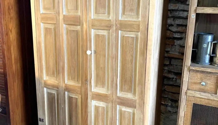 Armario Alacena En Pino Blanco Y Alamo 2 Puertas 1 Cajon 1,10 X 0,49 X 2,04 Alto