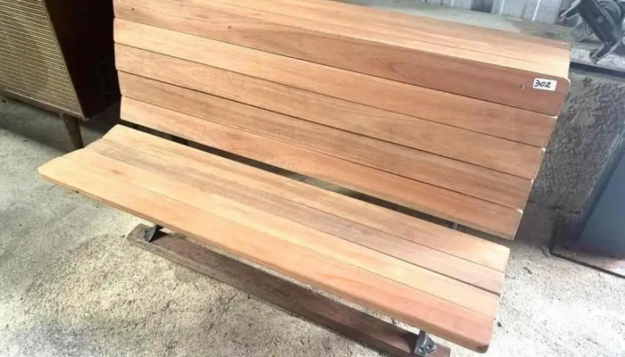 Banco Escolar Asiento Rebatible Base De Hierro Americano 1,10 X 0,70 Alto