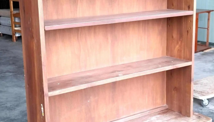 biblioteca con alzada y 2 puertas inferiores