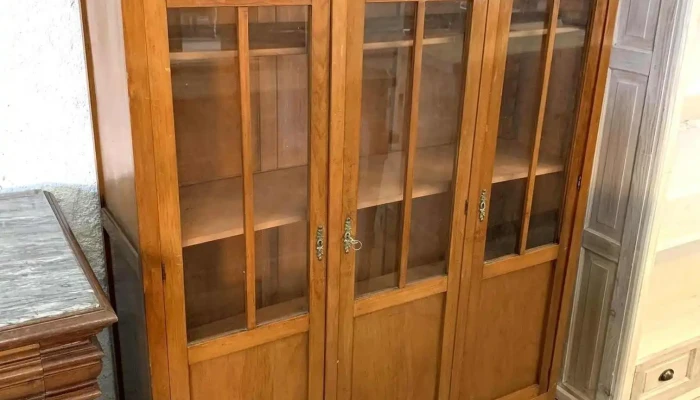 Biblioteca De 3 Puertas Vidriadas 1,30 X 0,37 X 1,76 Alto