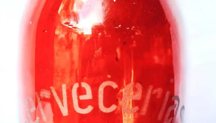 Botella de cerveza 2 litros color caramelo intacta