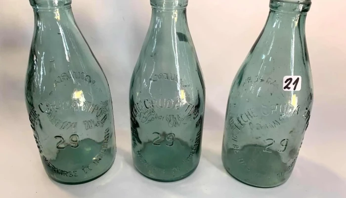 Botellas De Leche Cruda Vaqueria