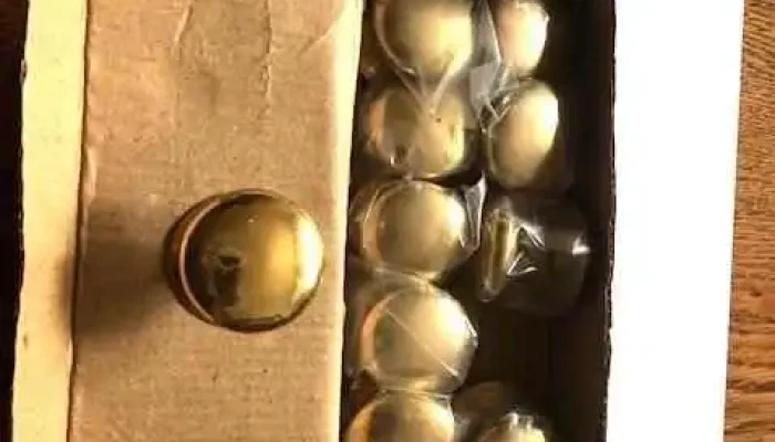 Caja Con 10 Tiradores Redondos De Bronce