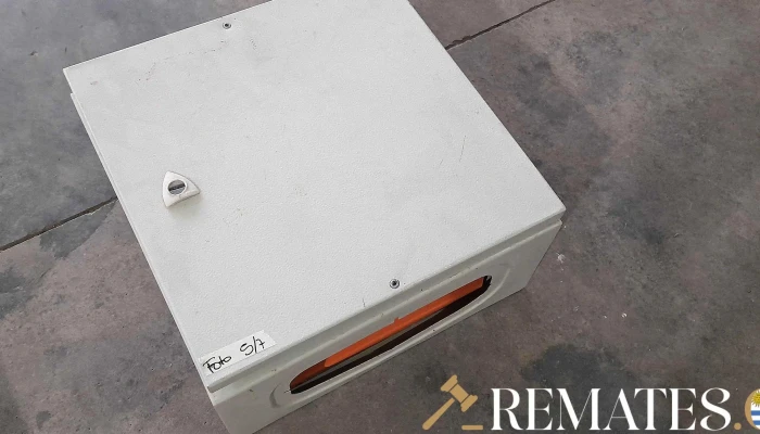 caja de metal exterior electrica