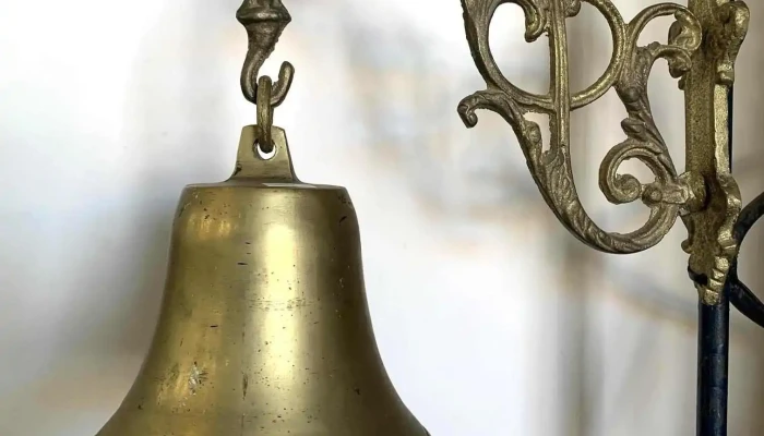 Campana En Bronce Con Mensula 0,16 Diam X 0,16 Alto