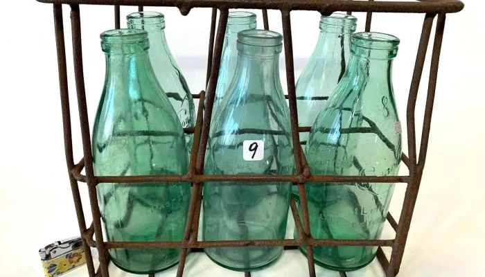 Casillero Con 6 Botellas De Conaprole -  1 - 06-12-2020