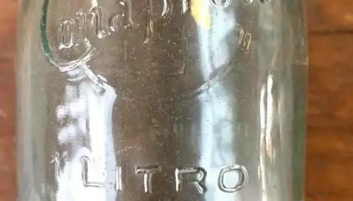 Casillero Con 8 Botellas Conaprole -  2 - 06-12-2020