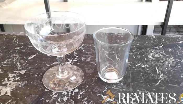 copa de cristal y vaso de vidrio