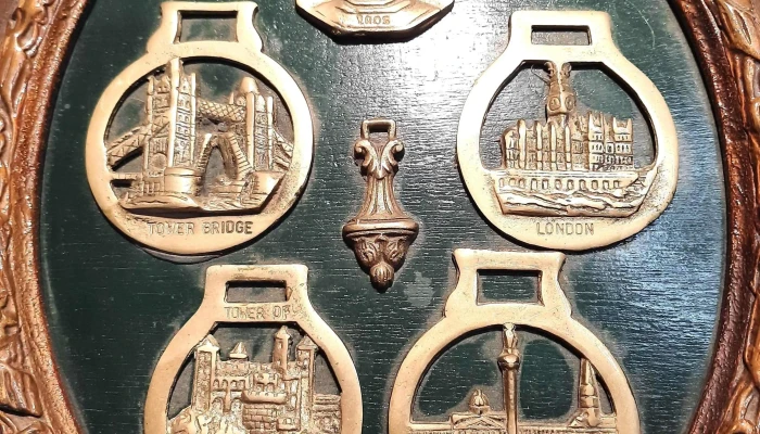 Cuadro Con Apliques De Bronce Ingleses -  2 - 05-06-2021