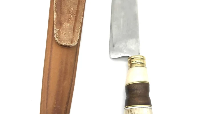 Cuchillo Cabo De Guampa Y Madera Dura Con Vaina De Cuero