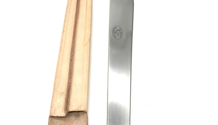 Cuchillo Hoja Acero Carbono , Cavo De Hueso Pulido, Con Vaina De Cuero