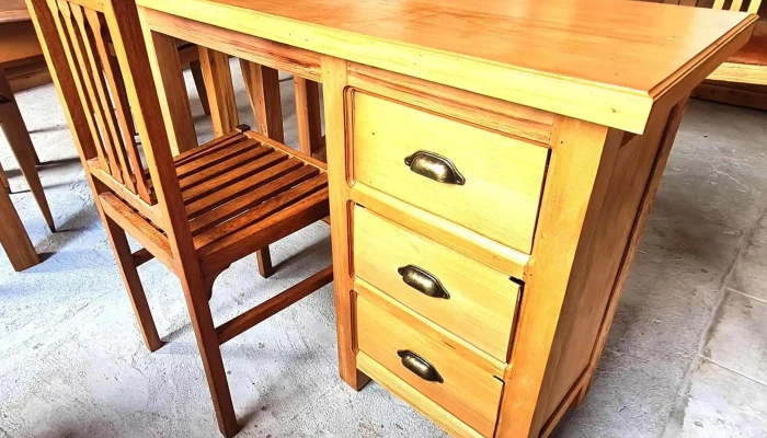 Escritorio En Pino Brasil Con Silla De R 3 - 17-06-2021