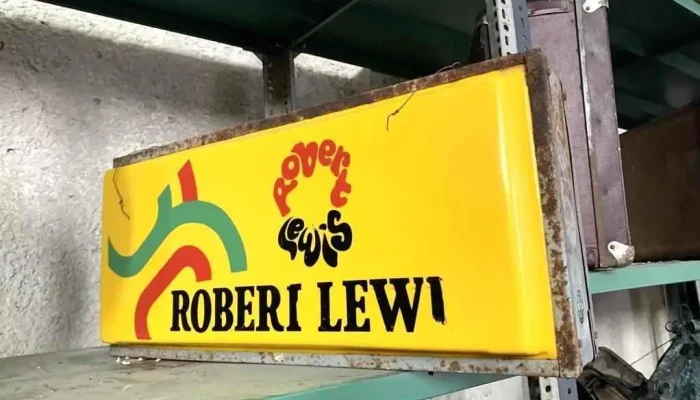 Estufa Y Cartel Robert Lewis -  2 - 06-12-2020