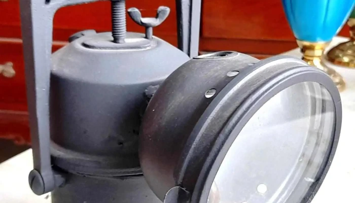 Farol a carburo antiguo