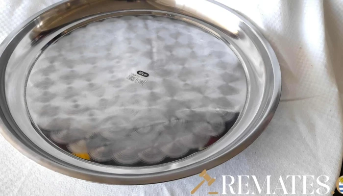 fuente redonda de acero inox