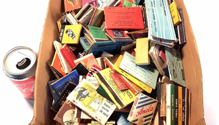 Gran caja de cajitas de fosforos variados