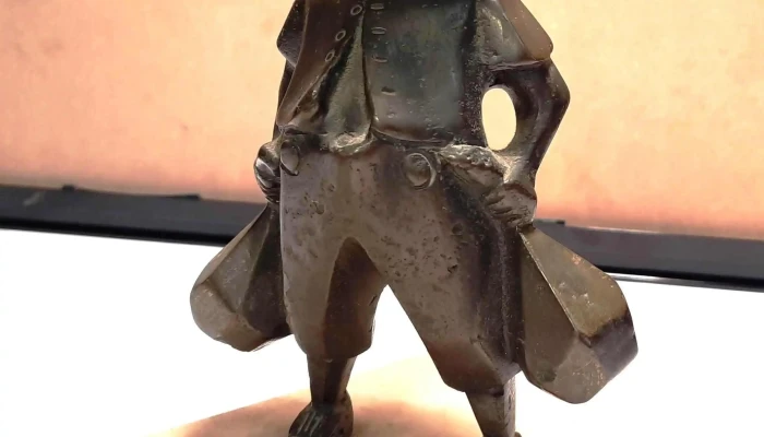 Grupo En Bronce Base De Marmol Quijote Y 3 - 05-06-2021