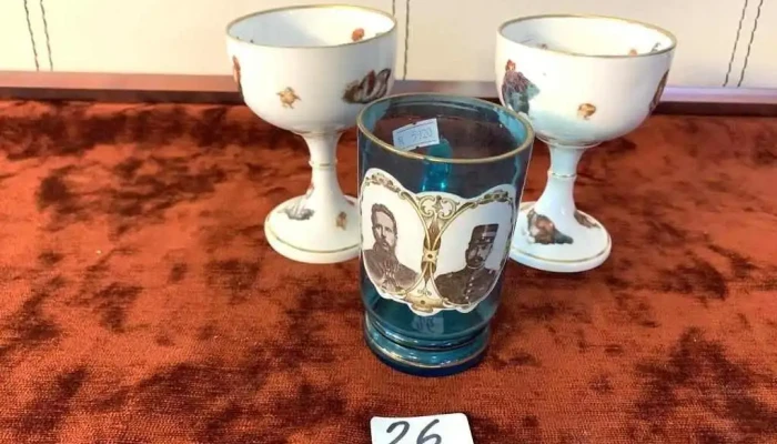 Jarrita (leandro Gomez Y Aparicio Saravia)  Y 2 Copas  Porcelana