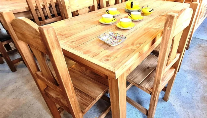 Juego comedor macizo en pino con 6 sillas
