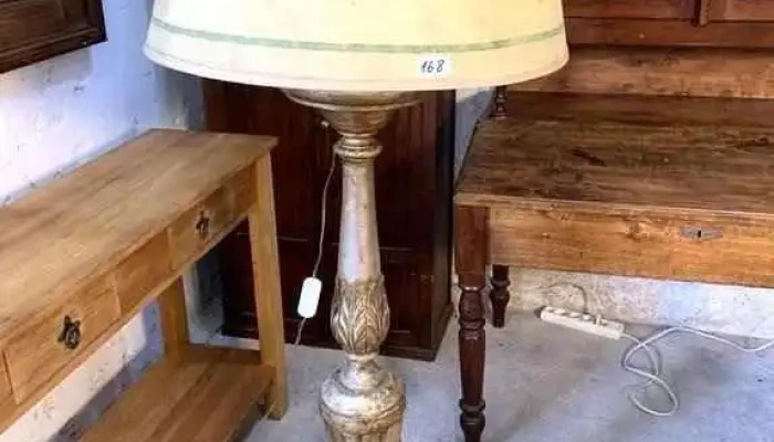 Lampara  Pie De Madera Y Yeso Laqueado Pantalla De Lonja  1,55 Alto