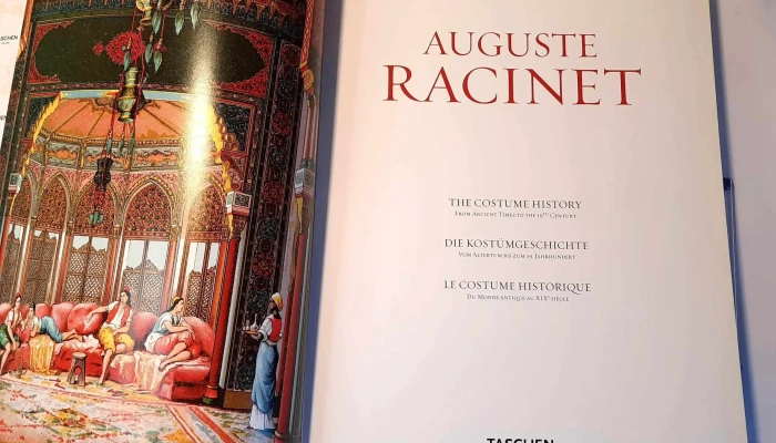 Libro En Ingles The Costume History La 2 - 05-06-2021