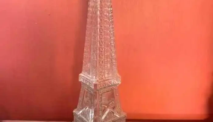Licorera Torre Eiffel