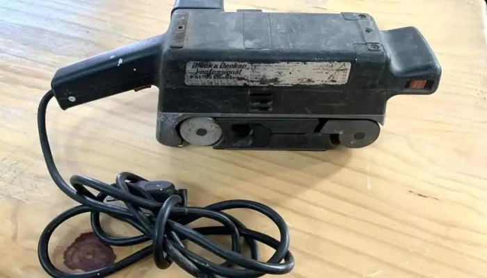 Lijadora A Banda Black And Decker