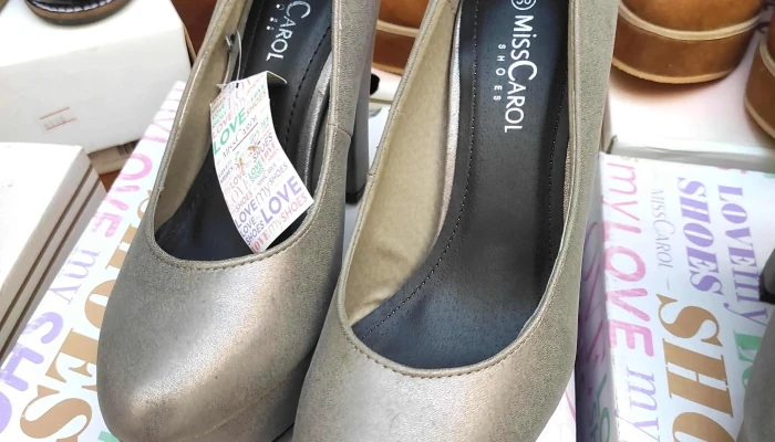 Lote De 6 Pares De Zapatos De Dama -  2 - 30-07-2021