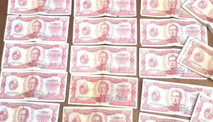 Lote De 80 Billetes Uruguayos -  2 - 30-07-2021