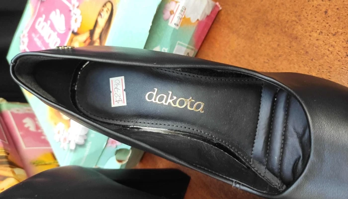 Lote De 9 Pares De Zapatos De Cuero Para 1 - 30-07-2021