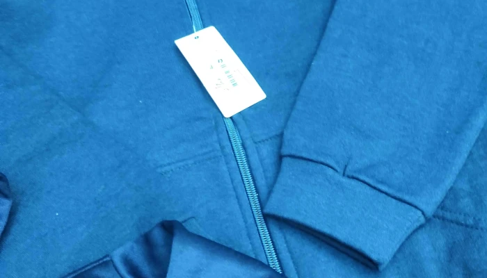 Lote De Camperas Deportivas Color Azul M 2 - 30-07-2021