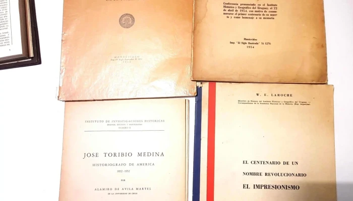 Lote De Libros La Cruz Del Sur Uy De N 4 - 05-06-2021