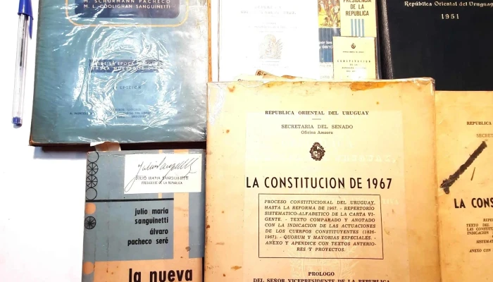 Lote De Libros Sobre La Constitucion 196 3 - 05-06-2021