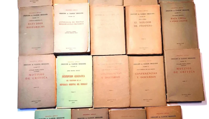 Lote De Varios Tomos De Clasicos Uruguay 3 - 05-06-2021