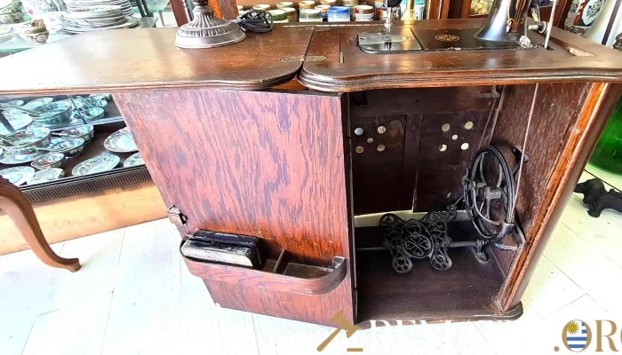 Maquina De Coser Antigua Mueble De Roble -  3 - 17-06-2021