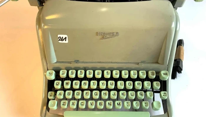 Maquina De Escribir Hermes -  3 - 06-12-2020