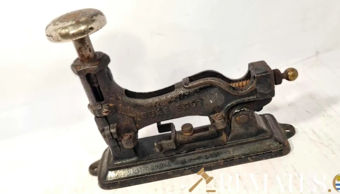 Maquina engrampadora en hierro gran tamaño