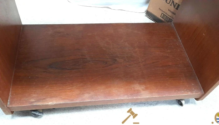 Mesa Auxiliar En Madera Con Estante -  3 - 17-06-2021
