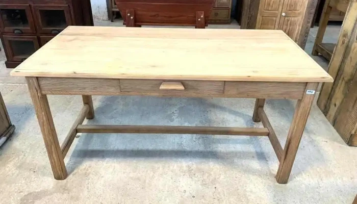 Mesa Base En Roble Tapa De Pino Brasil, Con Cajon 1,46 X 0,76 X 0,73 Alto