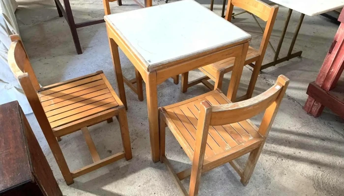 Mesa De Bar Con 4 Sillas 060 X 060 X 1 - 06-12-2020