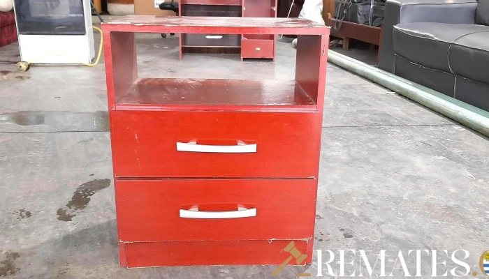 mesa de noche en Mdf de 2 cajones con estante color rojizo