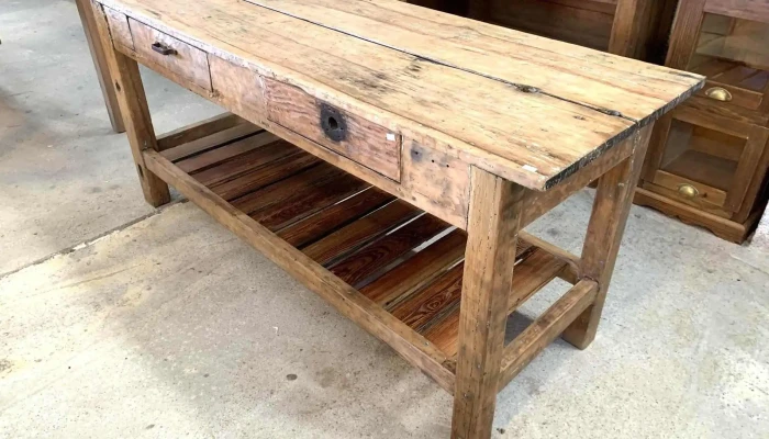 Mesa De Trabajo Con Dos Cajones Y Estante Bajo 1,72 X 0,61 X 0,67 Alto