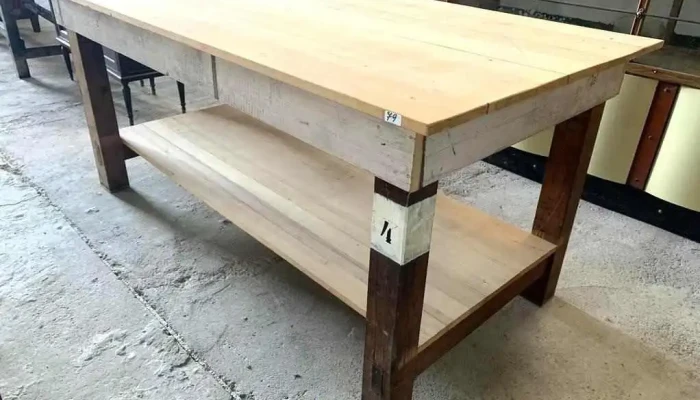 Mesa De Trabajo En Pino Brasil  2m X 1,02 X 0,90 Alto