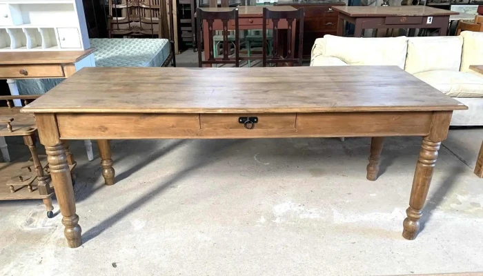 Mesa En Pino Elliotis Con Cajon Patas Torneadas 2m X 0,77 X 0,80
