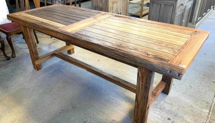 Mesa En Pinotea Rustica Con Travesaño 2,20 X 0,82 X 0,80 De Alto