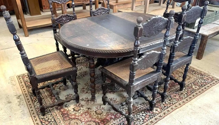 Mesa Jacobina Pie Central Con Ruedas Extensible  Y 6 Sillas Esterilladas P/ Restaurar Diam. 1,06, Ext. 1,45