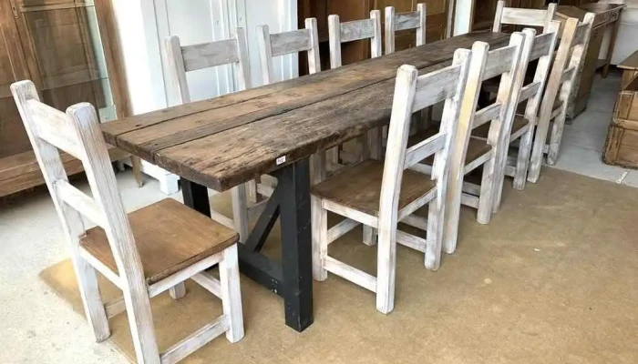 Mesa Patas De Hierro Tapa De Pinotea 3,16 X 0,72 X 0,76 Alto Y 10 Sillas
