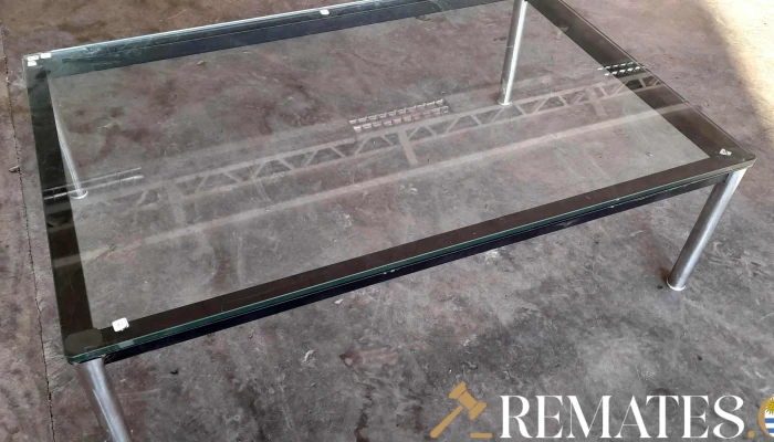 mesa ratona base de hierro tapa de cristal