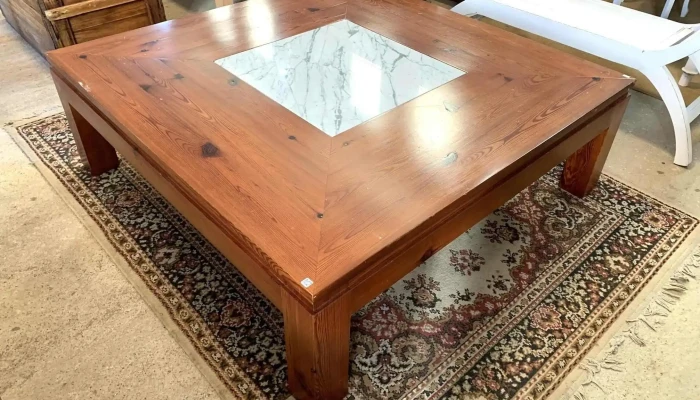 Mesa Ratona En Pinotea Tapa Con Marmol 1,40 X 1,40 X 0,47 Alto
