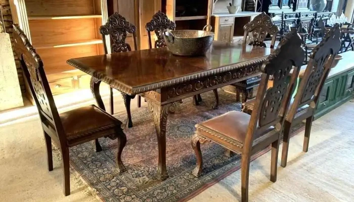 Mesa Y 6 Sillas Renacimiento ( Mesa S/ Ext. 1,50 , C/ Ext. 2m X 1,10 X 0,80 Alto)